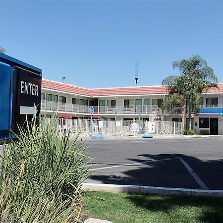 Motel 6-Bakersfield, Ca - Convention Center エクステリア 写真