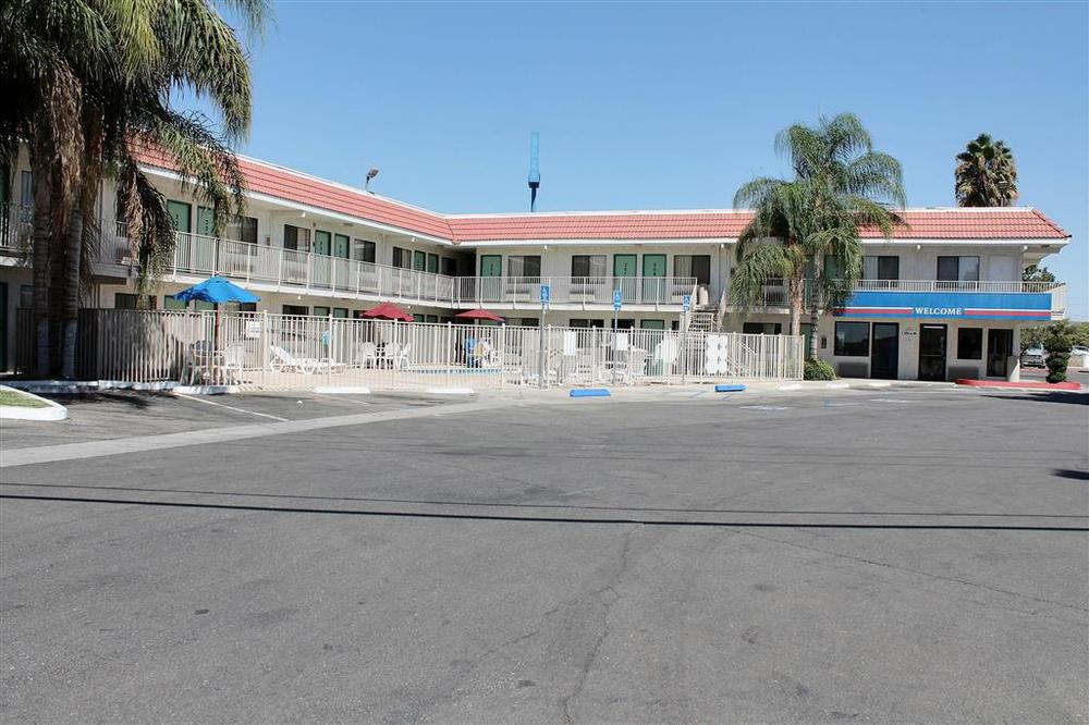 Motel 6-Bakersfield, Ca - Convention Center エクステリア 写真