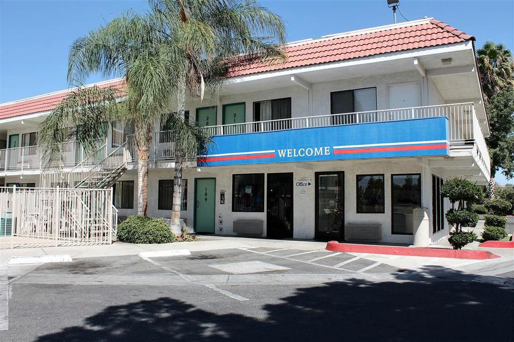 Motel 6-Bakersfield, Ca - Convention Center エクステリア 写真