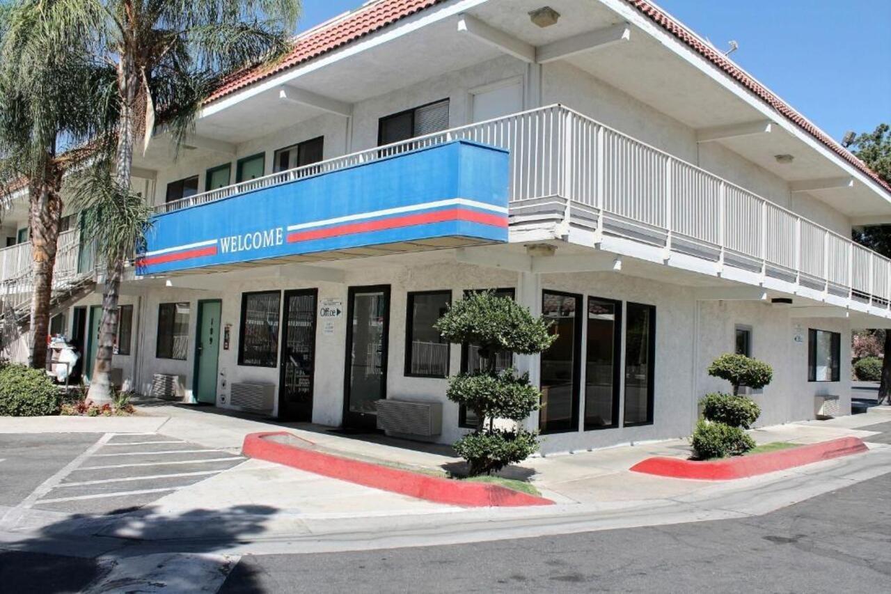 Motel 6-Bakersfield, Ca - Convention Center エクステリア 写真