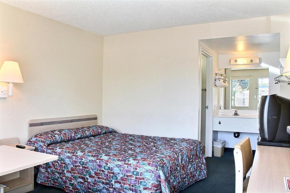 Motel 6-Bakersfield, Ca - Convention Center エクステリア 写真