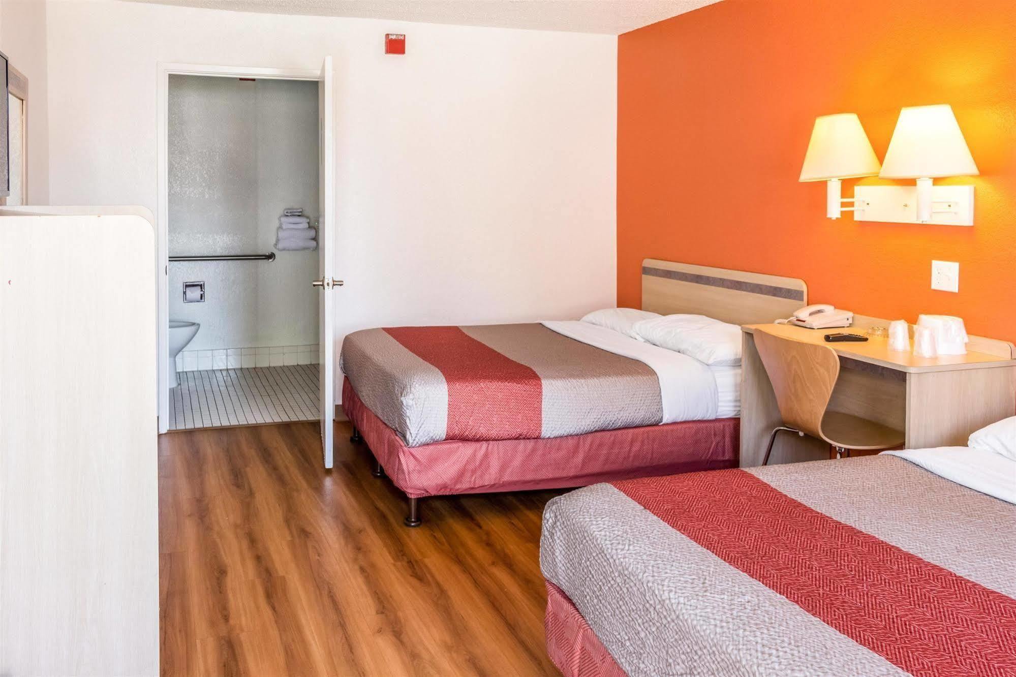 Motel 6-Bakersfield, Ca - Convention Center エクステリア 写真