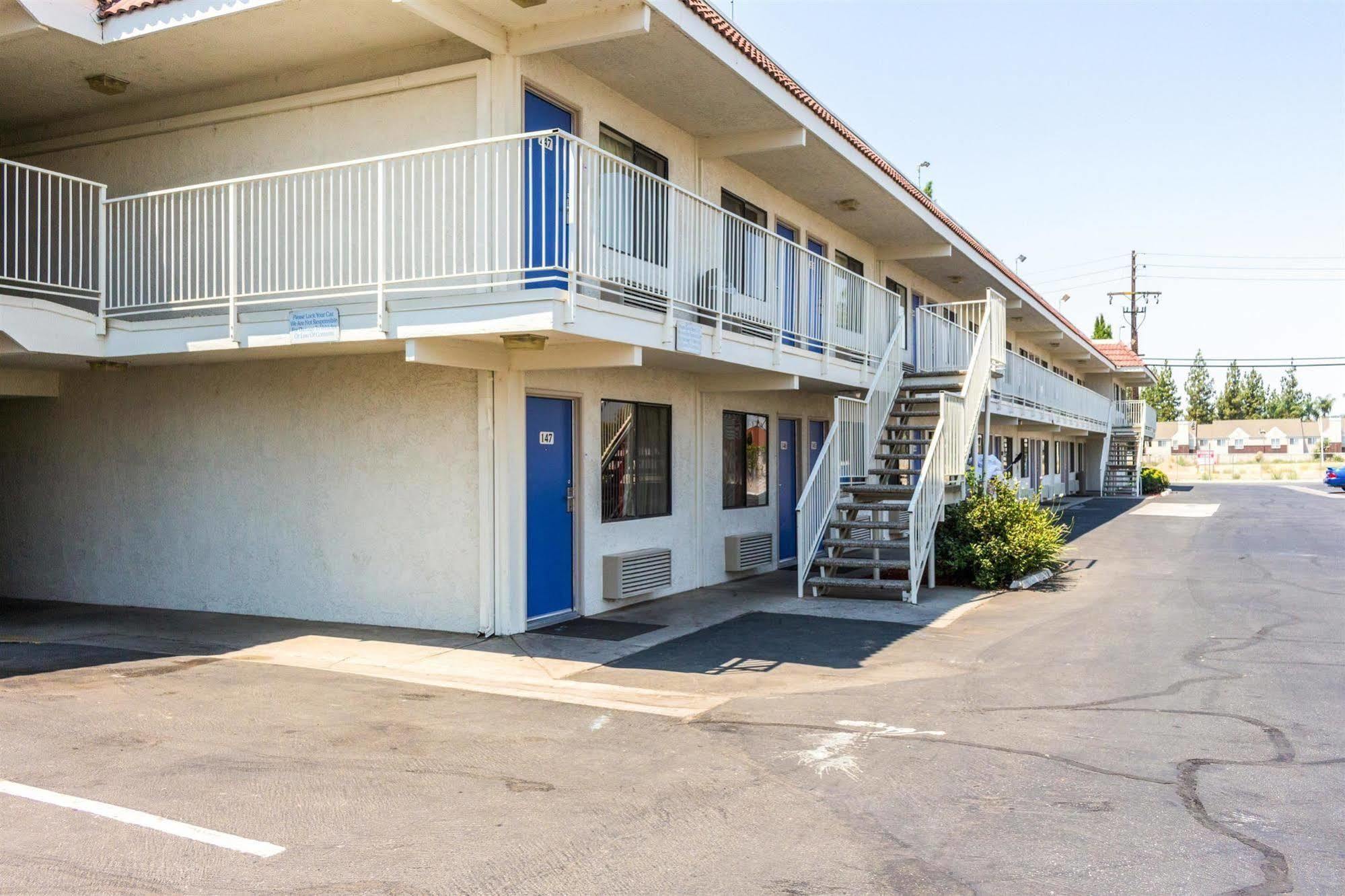 Motel 6-Bakersfield, Ca - Convention Center エクステリア 写真